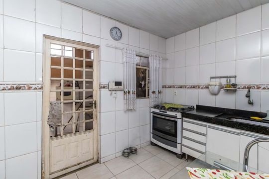 Cozinha de casa à venda com 3 quartos, 360m² em Universitário, Belo Horizonte