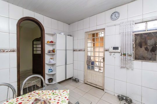 Cozinha de casa à venda com 3 quartos, 360m² em Universitário, Belo Horizonte