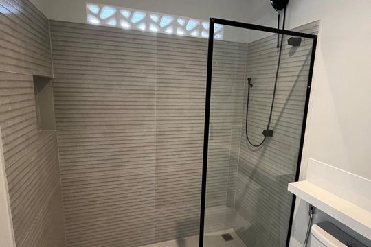 Banheiro de kitnet/studio à venda com 1 quarto, 32m² em Jardim Paulista, São Paulo