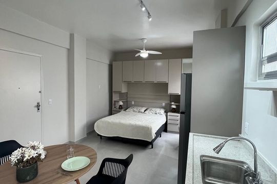 Sala/Quarto de kitnet/studio à venda com 1 quarto, 32m² em Jardim Paulista, São Paulo