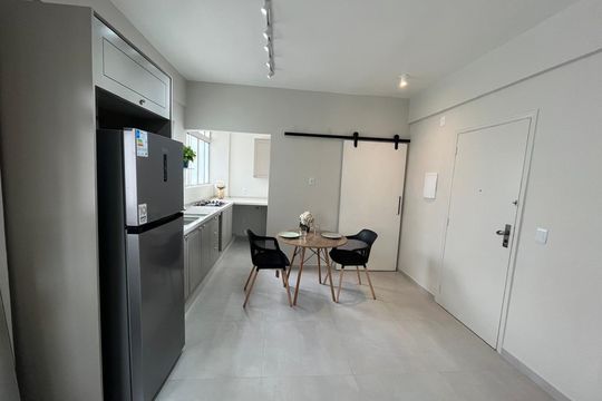 Cozinha de kitnet/studio à venda com 1 quarto, 32m² em Jardim Paulista, São Paulo