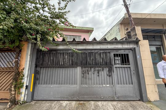 Fachada de casa à venda com 3 quartos, 135m² em Vila Moraes, São Paulo
