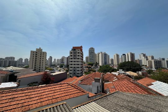 Vista de casa à venda com 3 quartos, 240m² em Vila Ipojuca, São Paulo