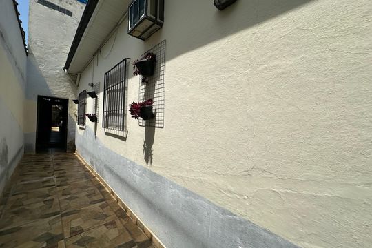 Quintal de casa à venda com 3 quartos, 240m² em Vila Ipojuca, São Paulo