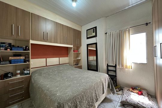 Quarto de casa à venda com 3 quartos, 240m² em Vila Ipojuca, São Paulo