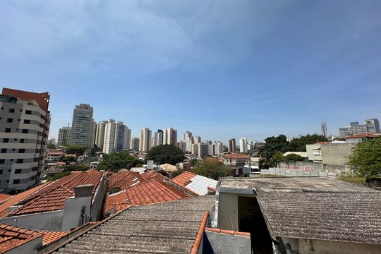 Vista de casa à venda com 3 quartos, 240m² em Vila Ipojuca, São Paulo