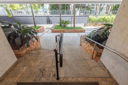 Entrada de apartamento à venda com 2 quartos, 69m² em Pinheiros, São Paulo