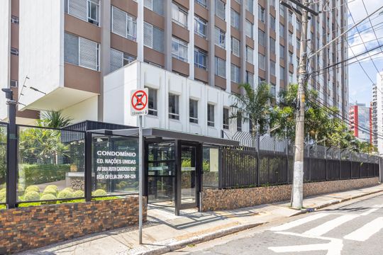 Fachada de apartamento à venda com 2 quartos, 69m² em Pinheiros, São Paulo