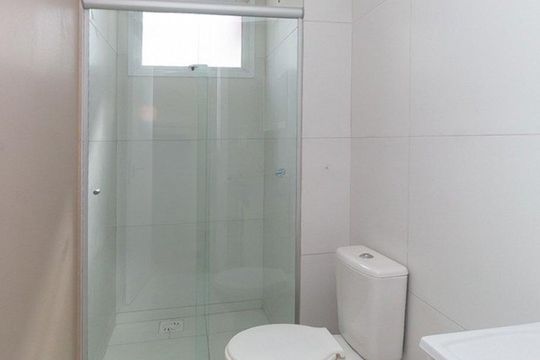 Banheiro de apartamento para alugar com 1 quarto, 49m² em Bom Jesus, Porto Alegre