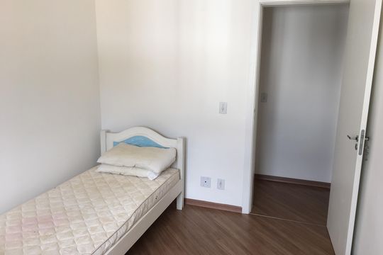 Quarto de apartamento para alugar com 2 quartos, 72m² em Jardim Carvalho, Porto Alegre