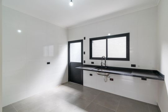 Cozinha de casa à venda com 2 quartos, 78m² em Vila Babilonia, São Paulo