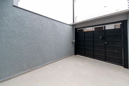 Garagem de casa à venda com 2 quartos, 78m² em Vila Babilonia, São Paulo