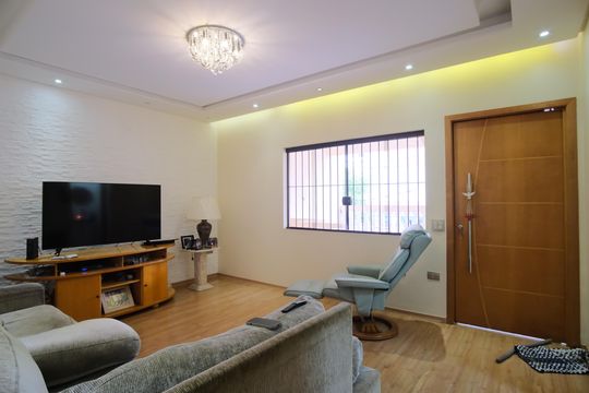 Casa à venda com 3 quartos, 221m² em Vila Centenario, São Paulo