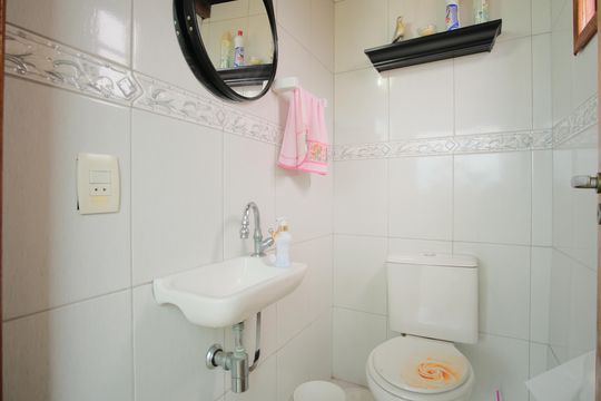 Banheiro de Serviço de casa à venda com 3 quartos, 221m² em Vila Centenario, São Paulo