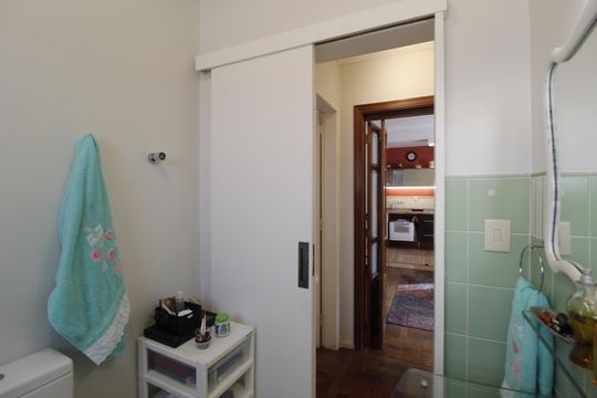 Banheiro Social de apartamento à venda com 4 quartos, 169m² em Higienópolis, Porto Alegre