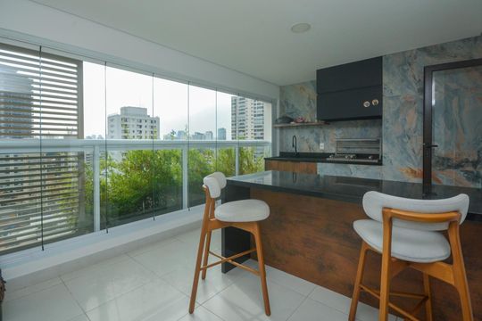 Apartamento à venda com 3 quartos, 178m² em Jardim das Acacias, São Paulo