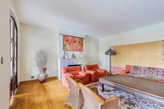 Casa à venda com 5 quartos, 850m² em Santo Amaro, São Paulo