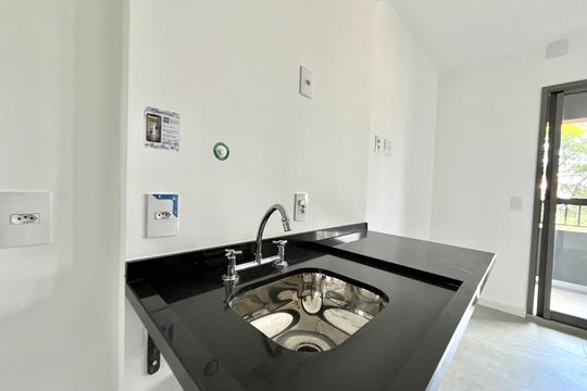 Cozinha de kitnet/studio à venda com 1 quarto, 24m² em Vila Santa Catarina, São Paulo