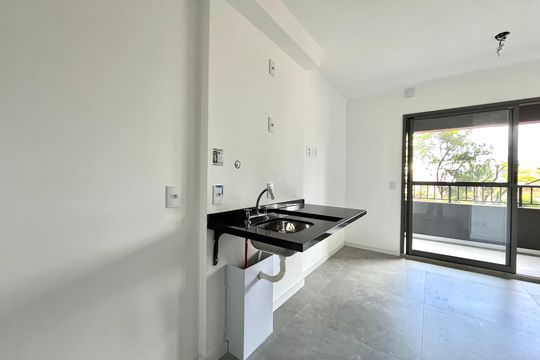 Cozinha de kitnet/studio à venda com 1 quarto, 24m² em Vila Santa Catarina, São Paulo