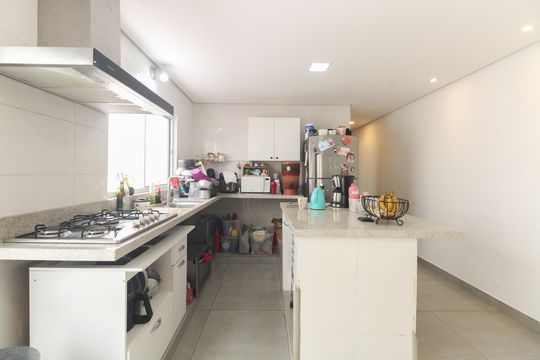 Cozinha de casa à venda com 3 quartos, 130m² em Penha de França, São Paulo
