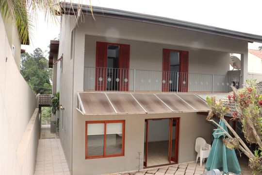 Área Externa de casa de condomínio para alugar com 5 quartos, 360m² em Jardim Sao Paulo Ii, Cotia