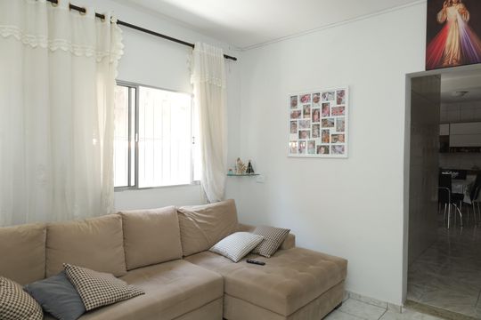 Casa à venda com 3 quartos, 200m² em Conjunto Habitacional A. E. Carvalho, São Paulo