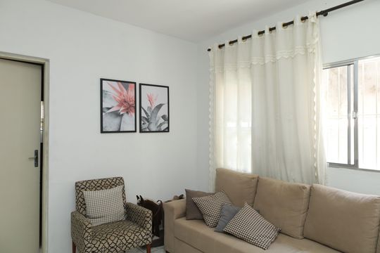 Sala de casa à venda com 3 quartos, 200m² em Conjunto Habitacional A. E. Carvalho, São Paulo