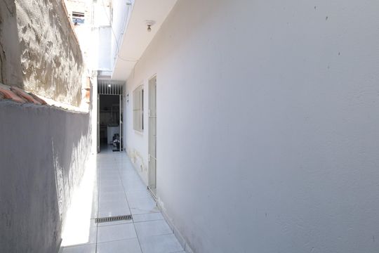 Corredor de casa à venda com 3 quartos, 200m² em Conjunto Habitacional A. E. Carvalho, São Paulo