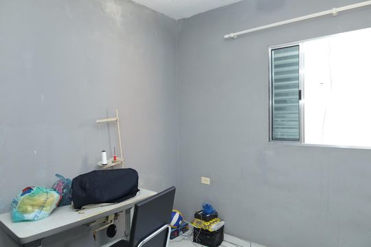Quarto 2 de casa à venda com 3 quartos, 200m² em Conjunto Habitacional A. E. Carvalho, São Paulo