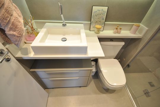 Banheiro de apartamento à venda com 1 quarto, 43m² em Vila Gustavo, São Paulo