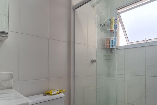 Banheiro Social de apartamento à venda com 2 quartos, 54m² em Vila Quirino de Lima, São Bernardo do Campo