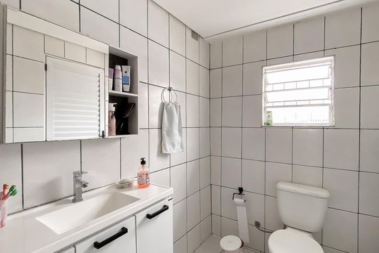 Banheiro da Suíte de casa à venda com 4 quartos, 250m² em Jardim Fernandes, São Paulo