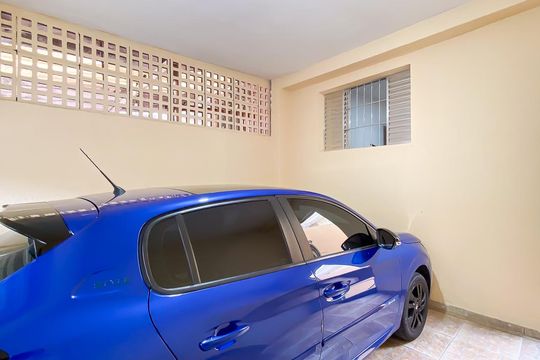 Garagem de casa à venda com 4 quartos, 250m² em Jardim Fernandes, São Paulo