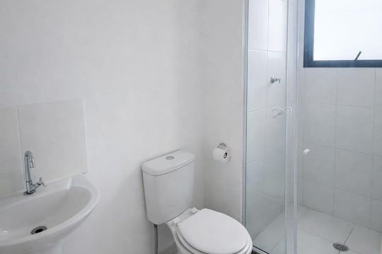 Banheiro de apartamento à venda com 2 quartos, 57m² em Padroeira, Osasco