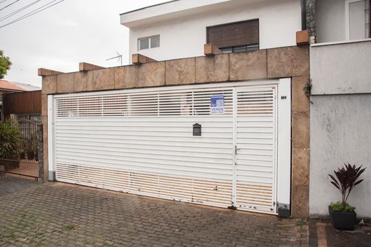 Frente de casa à venda com 3 quartos, 200m² em Planalto Paulista, São Paulo