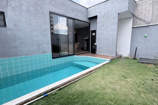 Piscina de casa à venda com 3 quartos, 118m² em Jardim Ipaussurama, Campinas