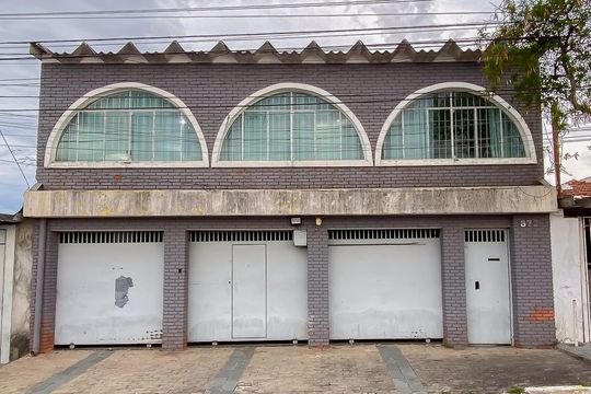 Fachada de casa para alugar com 4 quartos, 434m² em Parque Boturussu, São Paulo