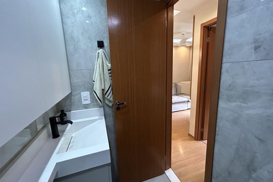 Banheiro de apartamento à venda com 2 quartos, 45m² em Água Santa, Rio de Janeiro