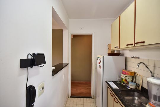 Cozinha de apartamento à venda com 1 quarto, 35m² em Vila Suzana, São Paulo