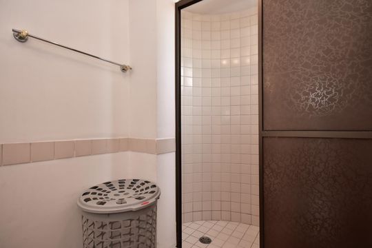 Banheiro de apartamento à venda com 1 quarto, 35m² em Vila Suzana, São Paulo