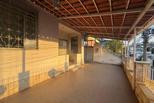 Área Externa de casa à venda com 3 quartos, 210m² em Santo André, Belo Horizonte