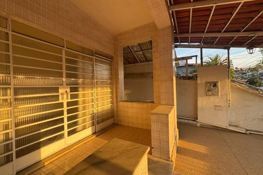 Área Externa de casa à venda com 3 quartos, 210m² em Santo André, Belo Horizonte