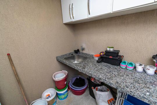 Área de Serviço de casa à venda com 5 quartos, 400m² em Vila da Penha, Rio de Janeiro