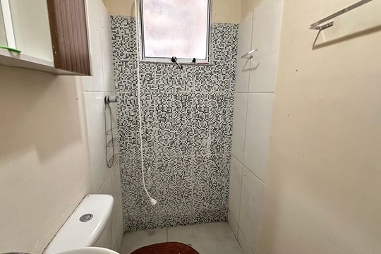 Banheiro de kitnet/studio para alugar com 1 quarto, 20m² em Santo Amaro, São Paulo