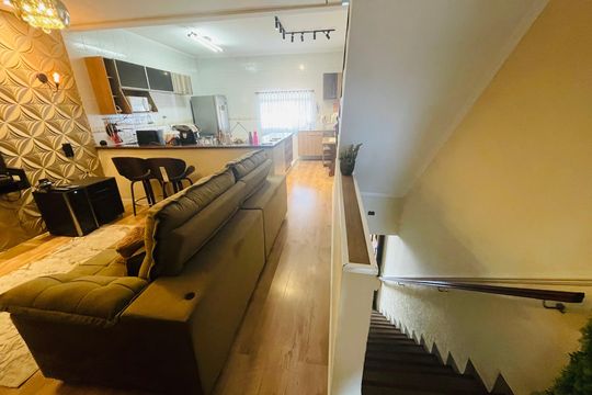 Sala 1 de casa à venda com 2 quartos, 80m² em Vale dos Machados, Guarulhos