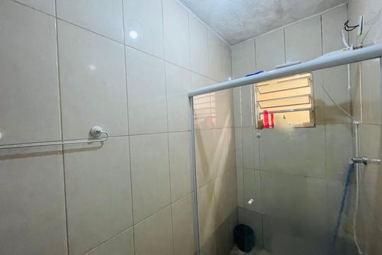 Banheiro 1 de casa à venda com 2 quartos, 80m² em Vale dos Machados, Guarulhos