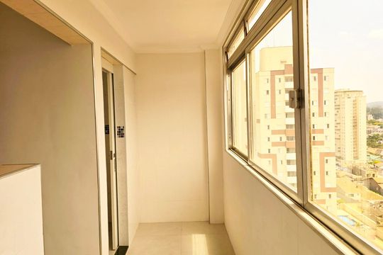 Área de Serviço de apartamento para alugar com 2 quartos, 76m² em Vila Sao Judas Tadeu, Guarulhos