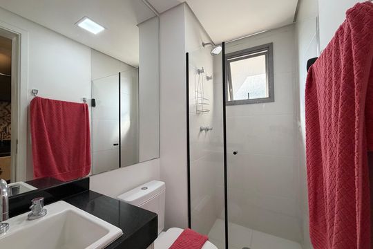 Banheiro  de kitnet/studio para alugar com 1 quarto, 44m² em Vila Cordeiro, São Paulo