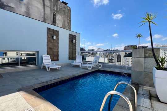 Piscina de apartamento para alugar com 1 quarto, 40m² em Cerqueira César, São Paulo