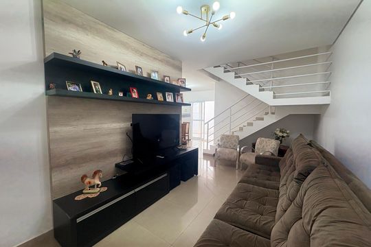 Sala de casa de condomínio à venda com 3 quartos, 160m² em Jardim Carolina, Jundiaí